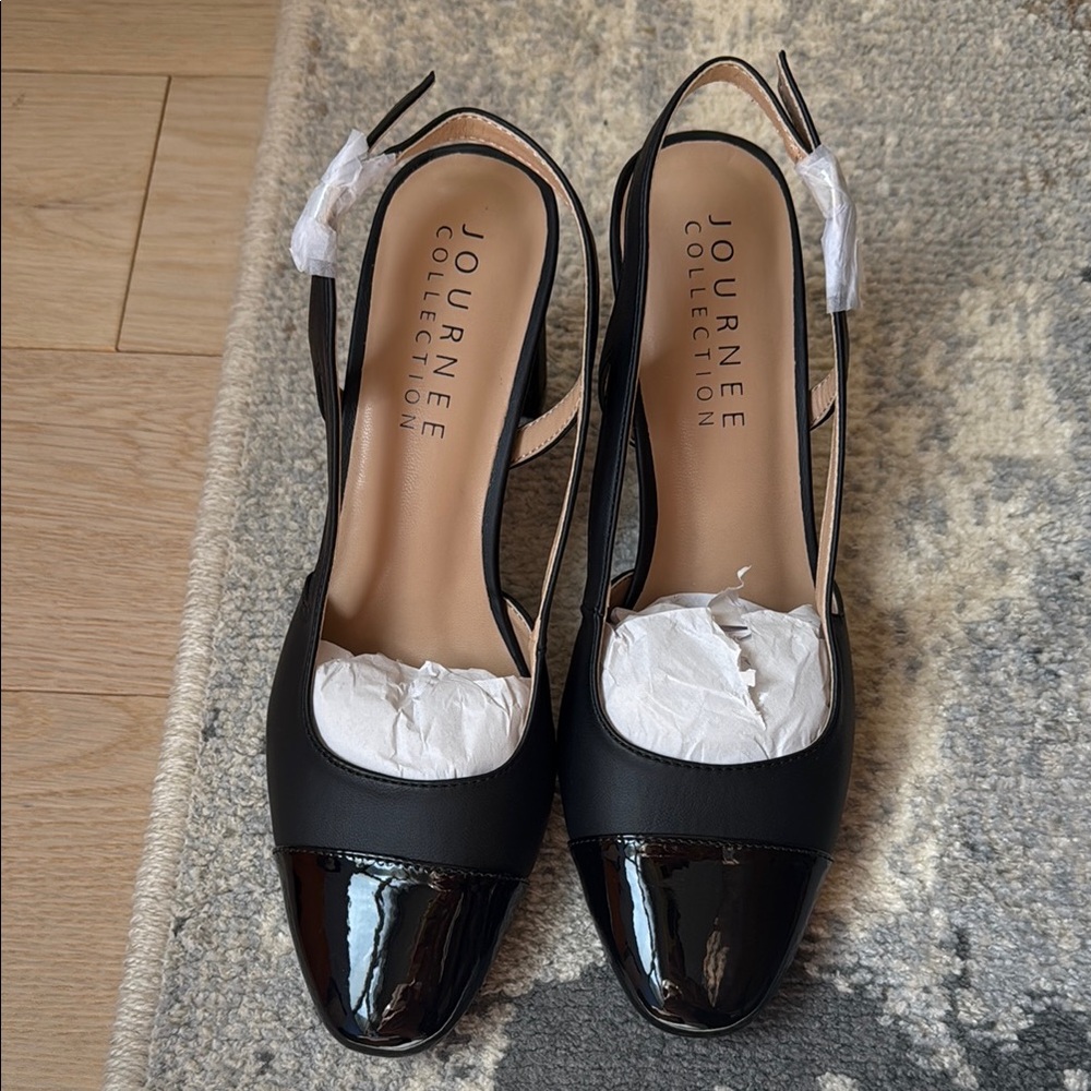 Journee Collection Black Heels Sleek Design
